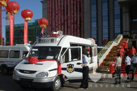 依维柯巡回审判车