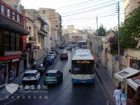 大金龙公交车经受住了马耳他复杂路况的考验