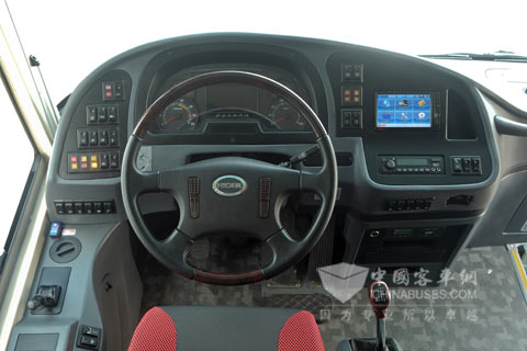 仪表盘右上为G-BOS终端显机器