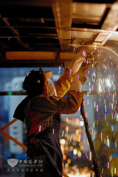 “悍”工的礼赞(摄影:陈赢)