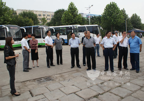 聊城市人大副主任郭秀华一行莅临中通客车