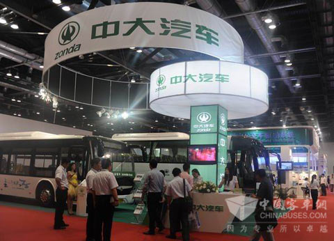 第七届国际新能源汽车展中大汽车展台