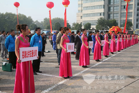 全省16个代表队整装待发、进场角逐