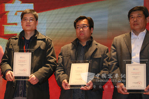 重汽豪沃客车获得2012中国市场推荐车型奖