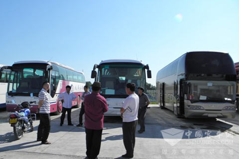 2011年青年客车“超越之旅”巡展走进内蒙古