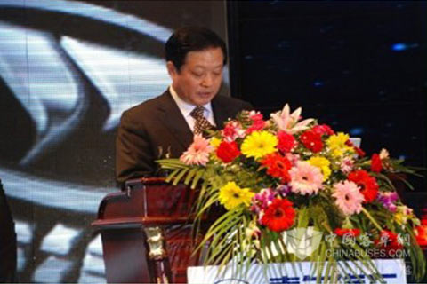 旅游车船协会和首汽集团领导对青年客车数年间的发展给予了肯定和赞赏