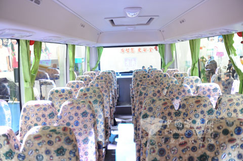 海格智慧安全校车一如平地的地板