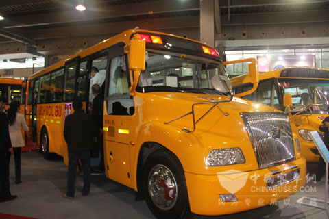 宇通专业长鼻子校车成为焦点