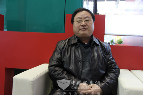江淮商用车客车底盘营销公司张忠总经理在接受XINGKONG.COM记者采访