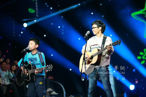 父子齐上阵-为募集更多海格校