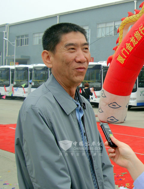 芜湖运泰汽车运输集团有限公司副总经理朱童建接受采访
