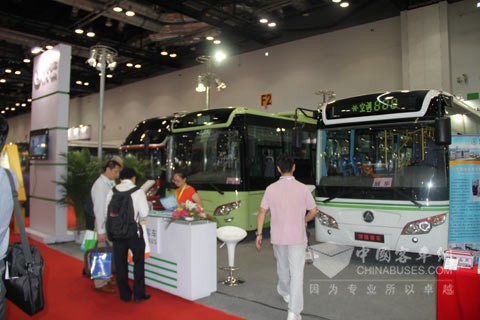 2012道路运输展常隆客车展台