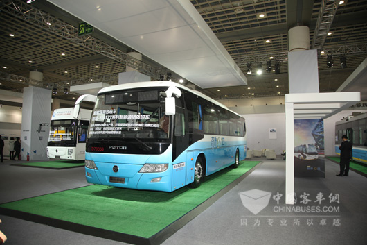 智蓝BJ6127新能源团体班车