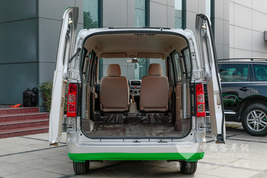 海格纯电动物流车