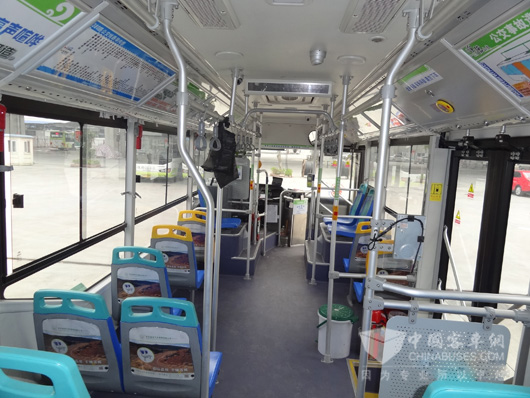 E8车厢内宽敞舒适