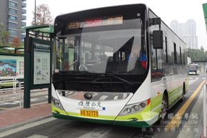 宇通推“新型快充解决方案”，E8先行