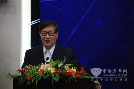 原中汽总公司副董事长夏德明