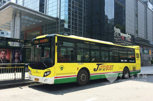 行驶在广州街头的五洲龙新能源客车