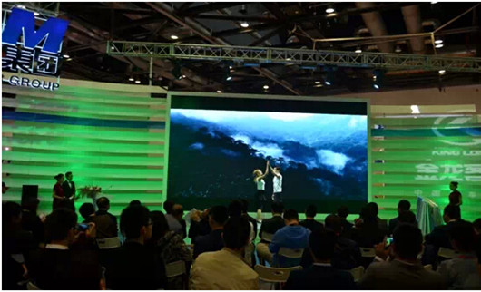 　“地球之歌”舞蹈掀开了发布会的帷幕