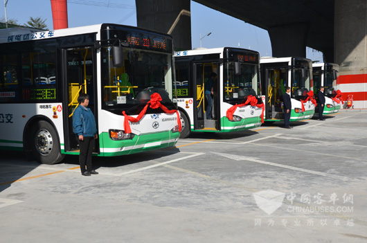海格纯电动公交在佛山