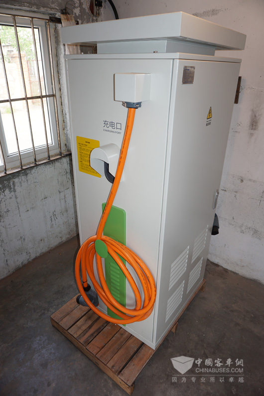 被严密保护的充电桩