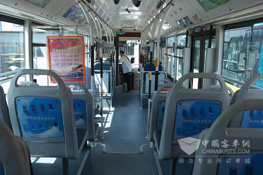 服务于济南公交的金旅公交车内饰