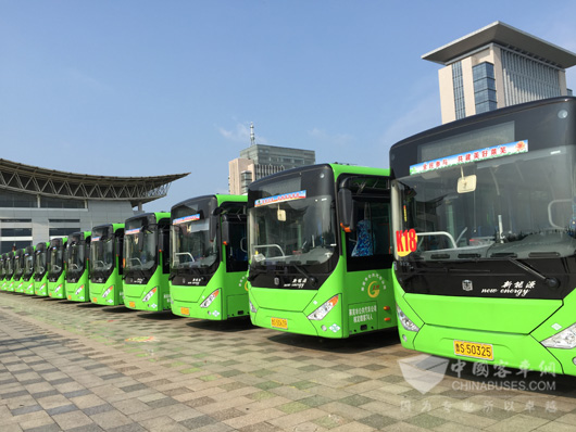 中通插电式混合动力客车