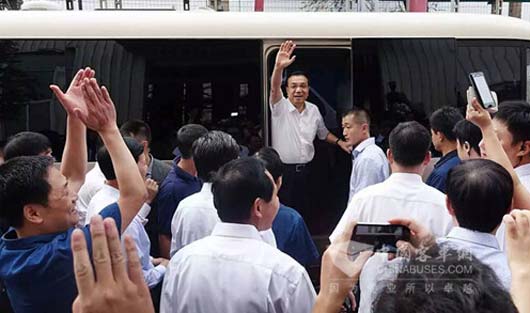 荣耀时刻：李克强总理乘坐中国自主品牌公商务接待用车宇通T7