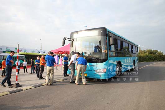  　　“海格杯”江苏公交驾驶员技能大赛开锣
