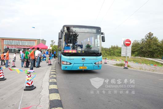  　　“海格杯”江苏公交驾驶员技能大赛开锣