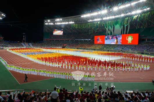 金旅纯电动凯歌为与会媒体工作者提供贴心服务