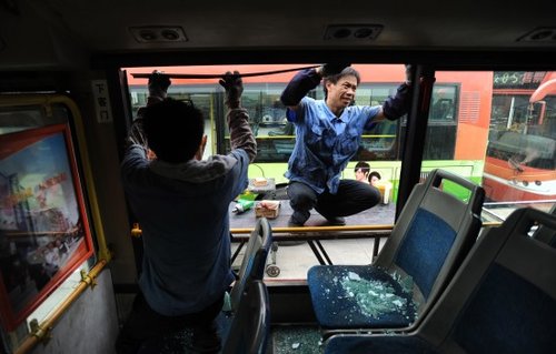 组图：成都首批30辆空调公交车改装