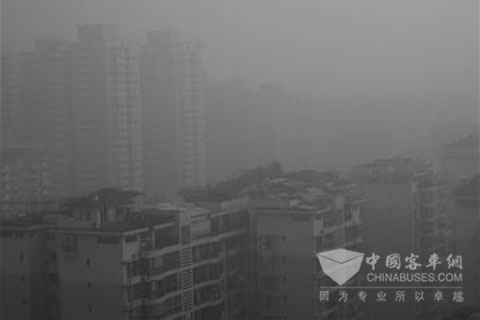 四川大雾弥漫,能见度极低