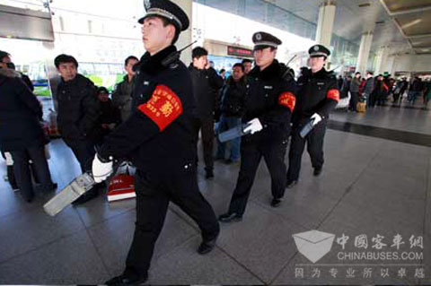 济南长途汽车总站春运治安巡逻队