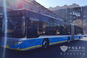 国内最长18米纯电动公交在北京试运行