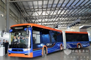 十秒闪充纯电动公交车在宁波下线