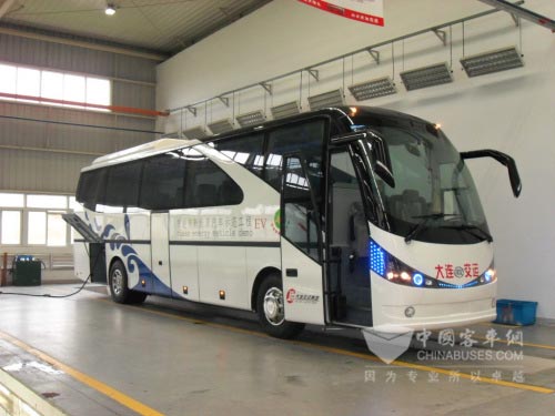 为达沃斯论坛提供服务的安凯客车