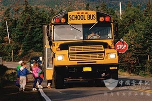 民主体制下的“特权”—探析美国校车文化