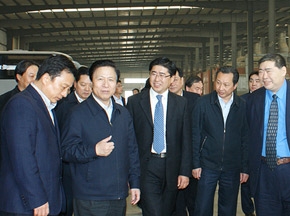 江苏省委书记梁保华寄语中大:再接再厉、加快发展