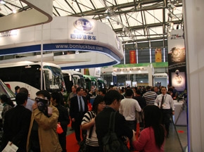 旅游公交双葩齐放 百路佳开启新能源时代