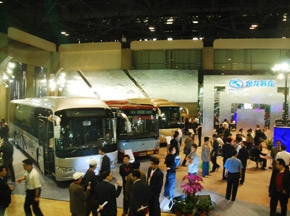 [车展报道] 大金龙荣获北京道路运输车辆展两项大奖