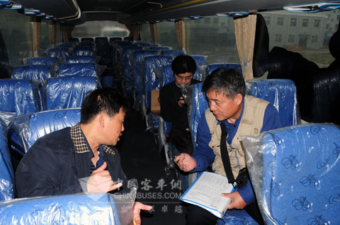 大金龙资深调研员调查当地市场