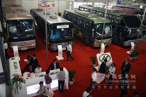 海格客车展台全景