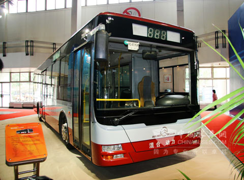 金旅XML6125JHEV油电混合动力公交车