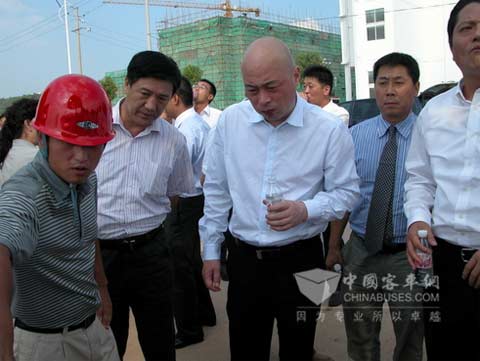 启动仪式结束后，上海铭源集团董事长姚源先生及相关领导视察桂客集团新厂区