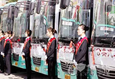 100辆即将在商丘上路的新型、环保的欧III排放的少林客车