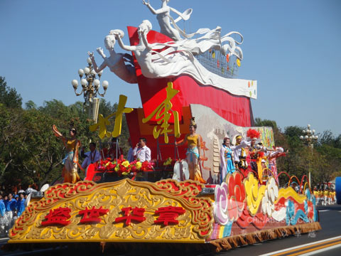 宇通制造的甘肃底盘彩车