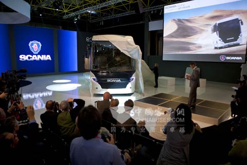 比利时世界客车博览会上,斯堪尼亚与海格共同生产的新车发布会现场