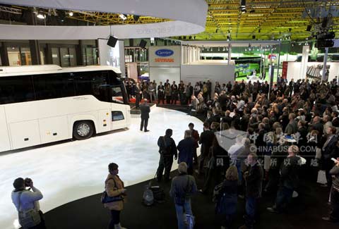 比利时世界客车博览会上,斯堪尼亚与海格共同生产的新车发布会