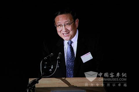 2009欧洲客车博览会上中国驻比利时大使王援远出席颁奖典礼并为中国客车企业加油